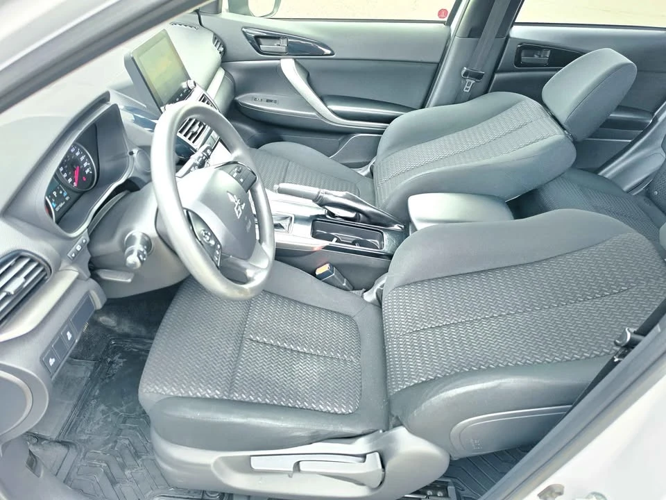 2022 Mitsubishi Eclipse Cross - Image 7 of 16
