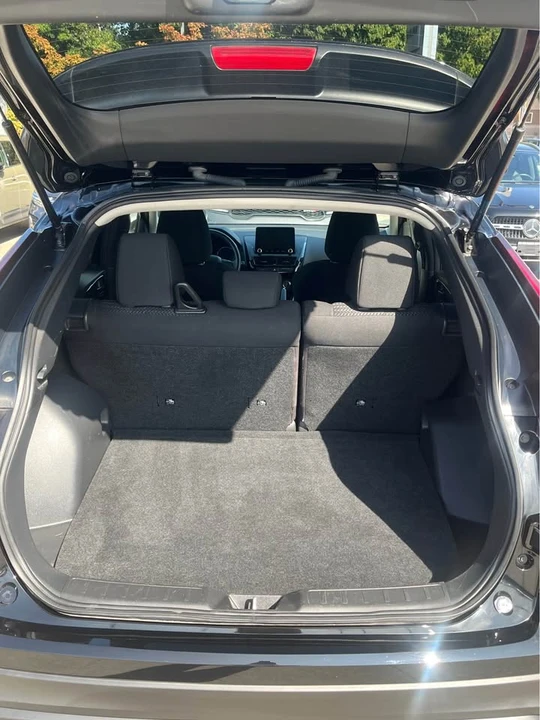 2022 Mitsubishi Eclipse Cross - Image 10 of 19