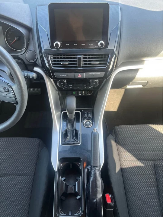 2022 Mitsubishi Eclipse Cross - Image 7 of 19
