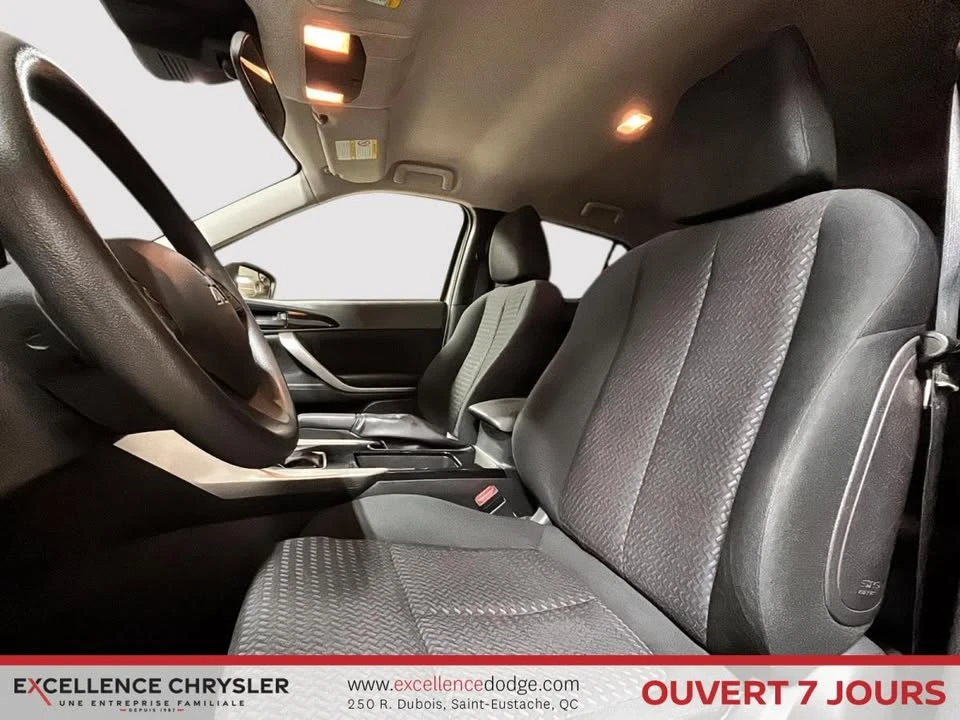 2022 Mitsubishi Eclipse Cross - Image 9 of 18