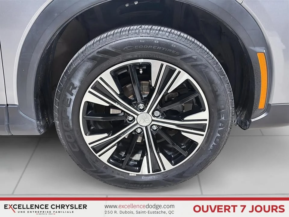 2022 Mitsubishi Eclipse Cross - Image 7 of 18