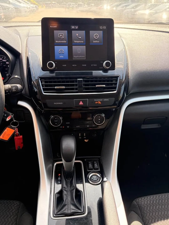 2022 Mitsubishi Eclipse Cross - Image 9 of 14