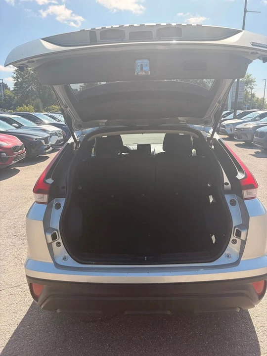 2022 Mitsubishi Eclipse Cross - Image 7 of 14