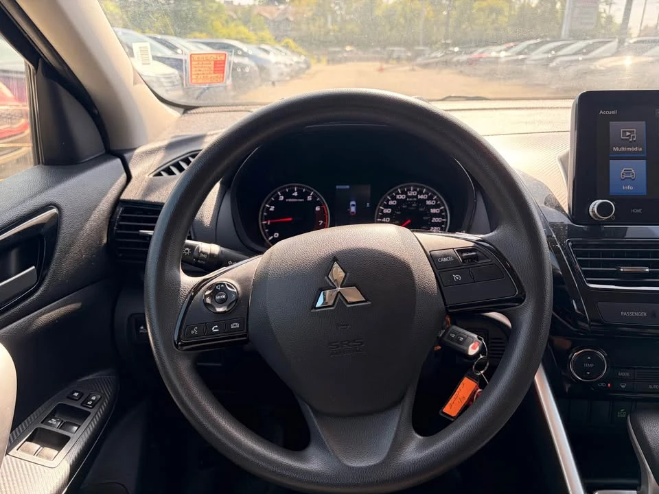 2022 Mitsubishi Eclipse Cross - Image 11 of 14