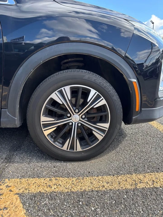 2022 Mitsubishi Eclipse Cross - Image 3 of 11