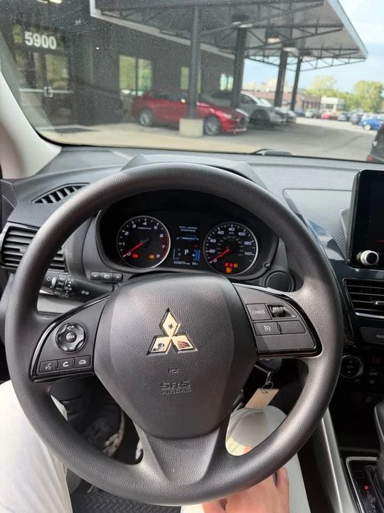 2022 Mitsubishi Eclipse Cross - Image 11 of 12