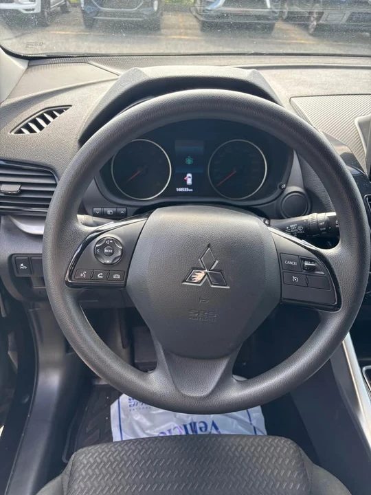 2022 Mitsubishi Eclipse Cross - Image 10 of 11