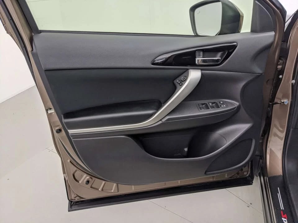 2022 Mitsubishi Eclipse Cross - Image 14 of 20