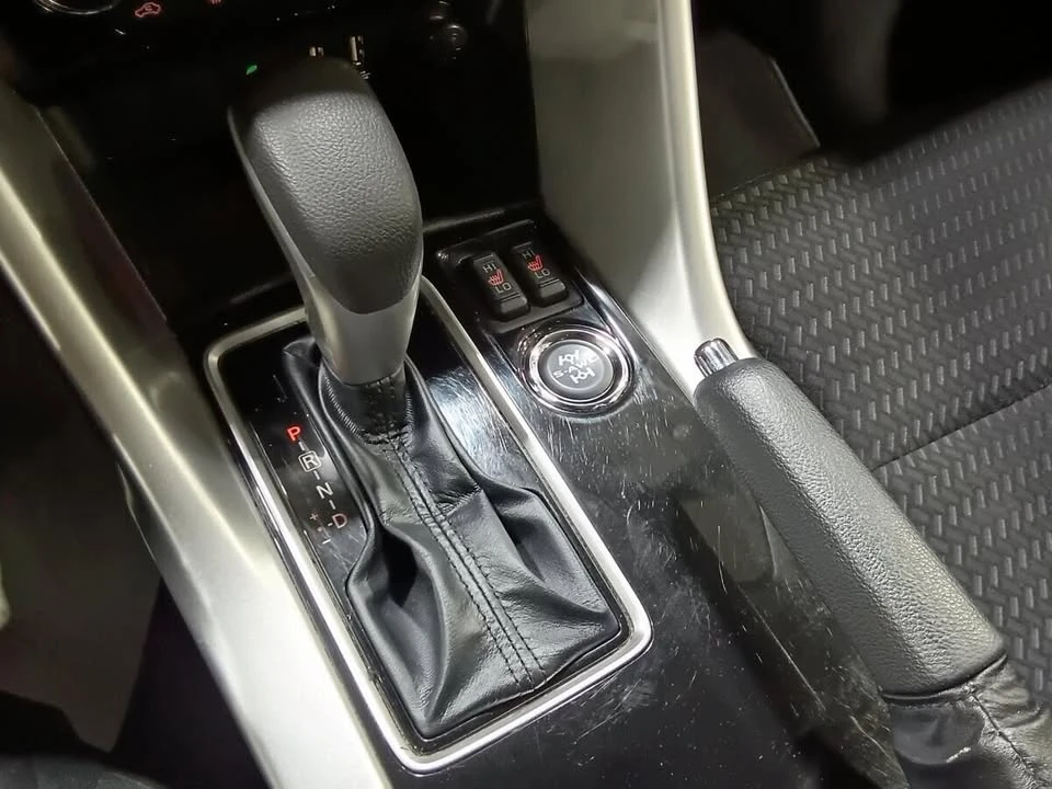 2022 Mitsubishi Eclipse Cross - Image 15 of 19