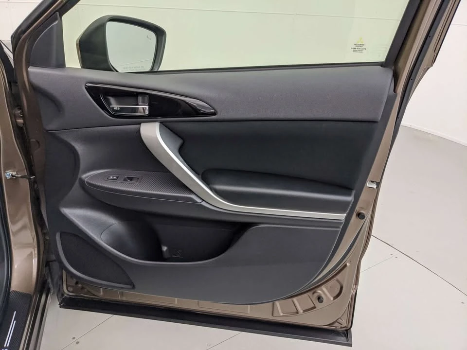 2022 Mitsubishi Eclipse Cross - Image 7 of 20