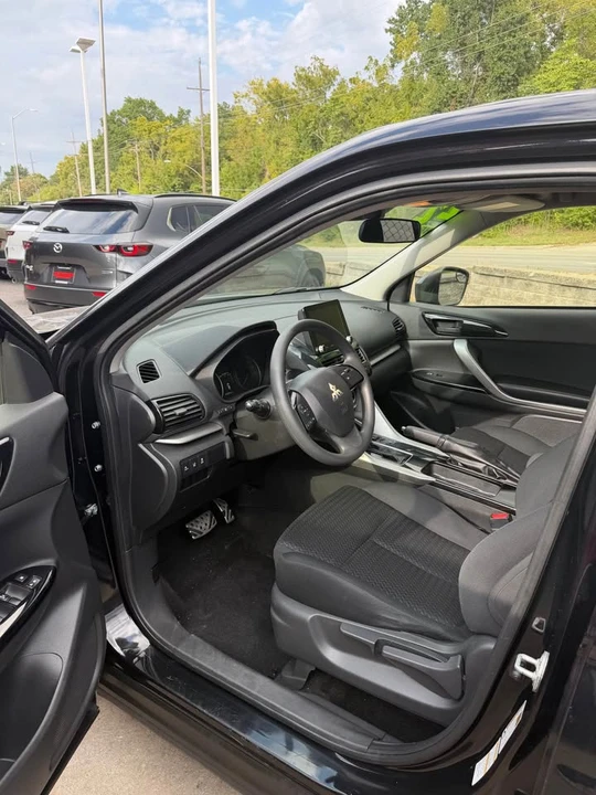 2022 Mitsubishi Eclipse Cross - Image 8 of 12