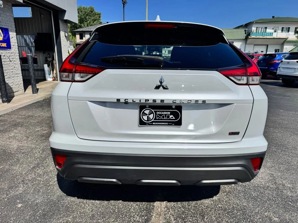 2022 Mitsubishi Eclipse Cross - Image 2 of 11