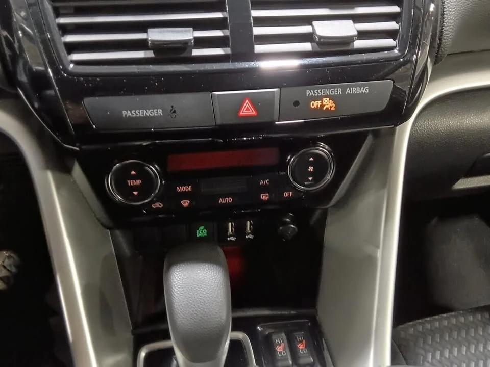 2022 Mitsubishi Eclipse Cross - Image 16 of 19