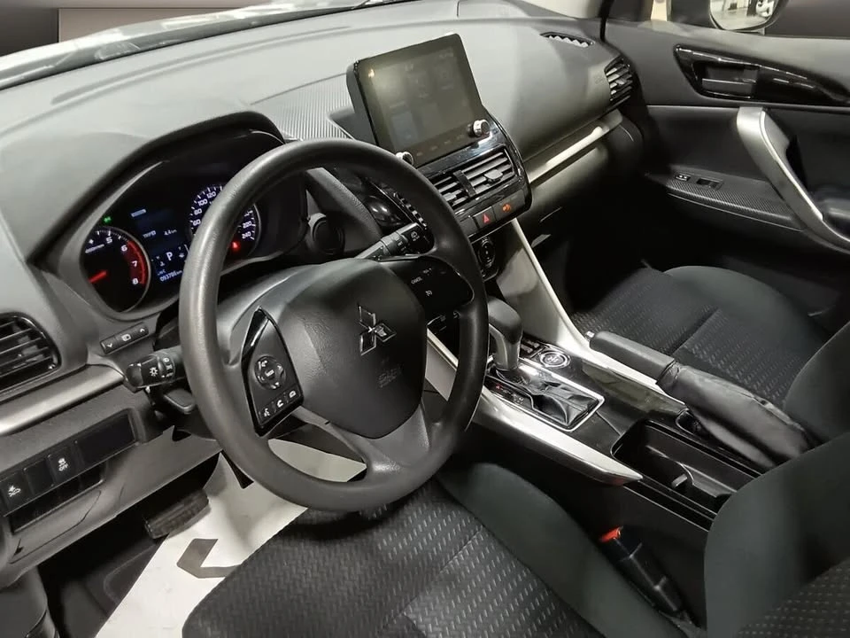 2022 Mitsubishi Eclipse Cross - Image 8 of 19