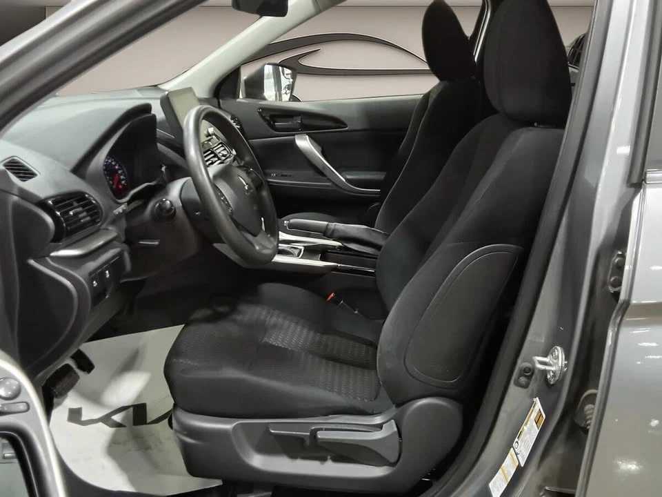 2022 Mitsubishi Eclipse Cross - Image 9 of 19