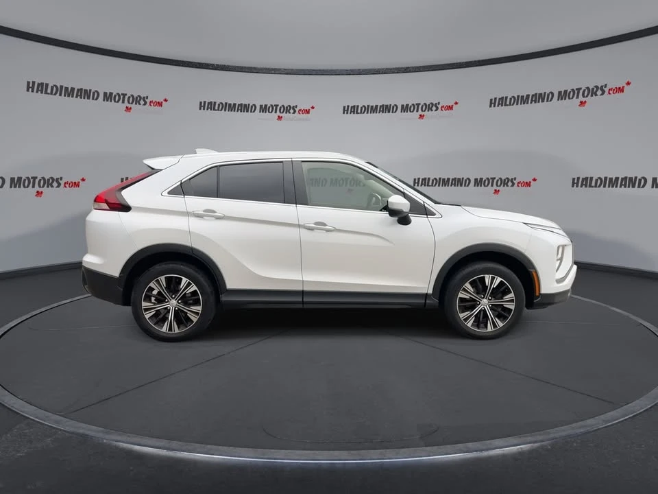 2022 Mitsubishi Eclipse Cross - Image 9 of 20