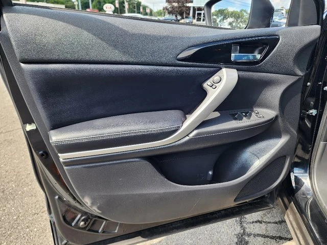 2022 Mitsubishi Eclipse Cross - Image 16 of 20
