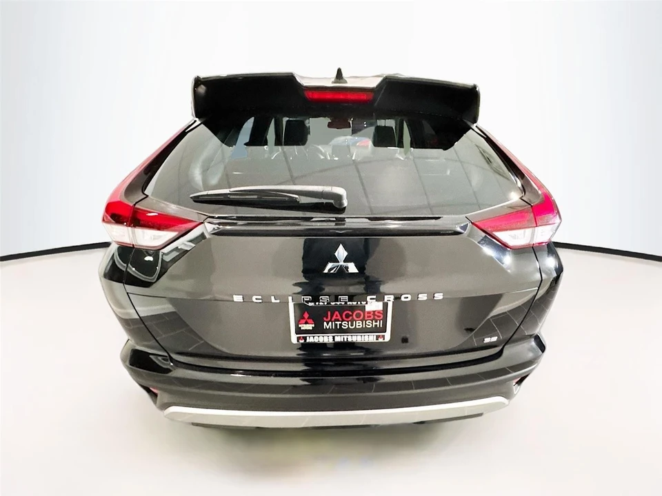 2022 Mitsubishi Eclipse Cross - Image 4 of 16