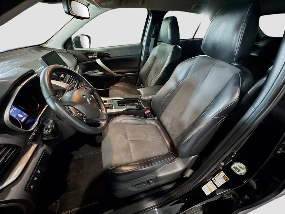 2022 Mitsubishi Eclipse Cross - Image 2 of 21
