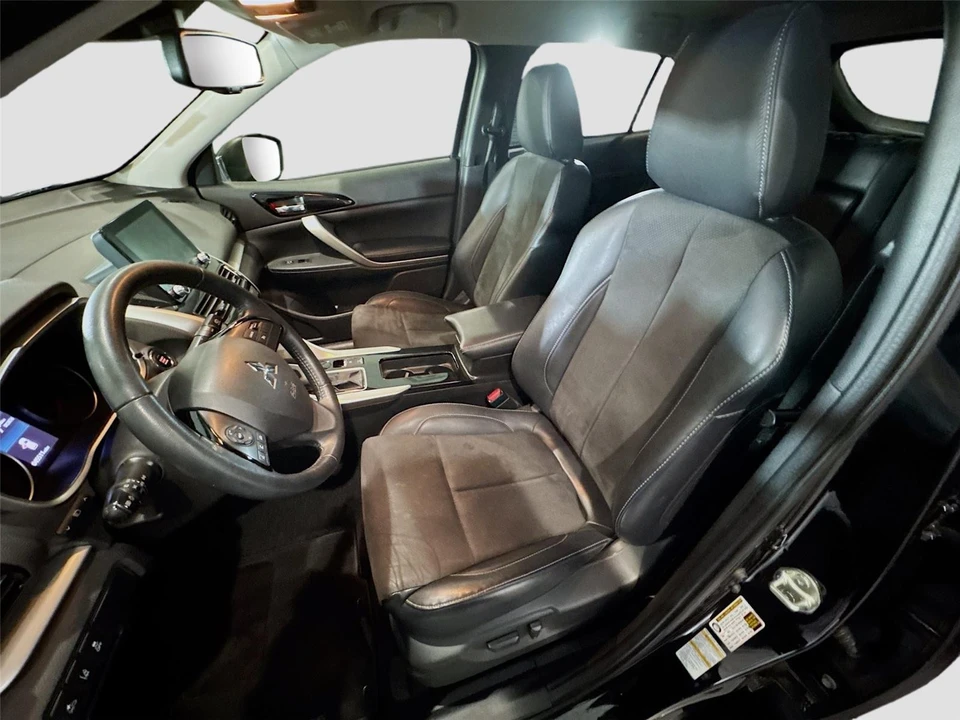 2022 Mitsubishi Eclipse Cross - Image 10 of 16