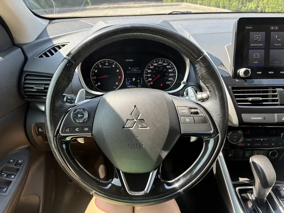 2022 Mitsubishi Eclipse Cross - Image 11 of 19
