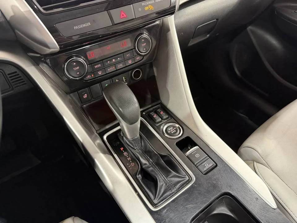 2022 Mitsubishi Eclipse Cross - Image 12 of 20