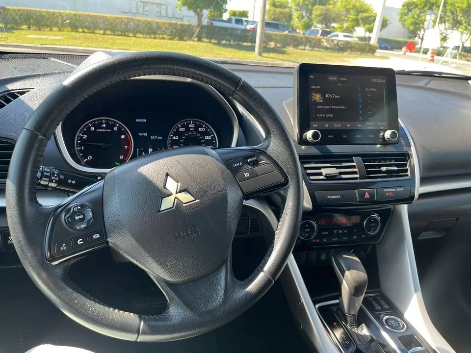 2022 Mitsubishi Eclipse Cross - Image 11 of 15