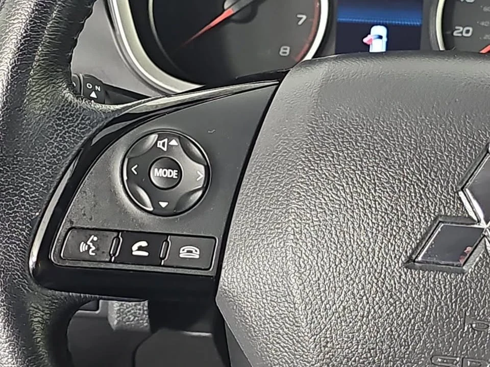 2022 Mitsubishi Eclipse Cross - Image 14 of 20