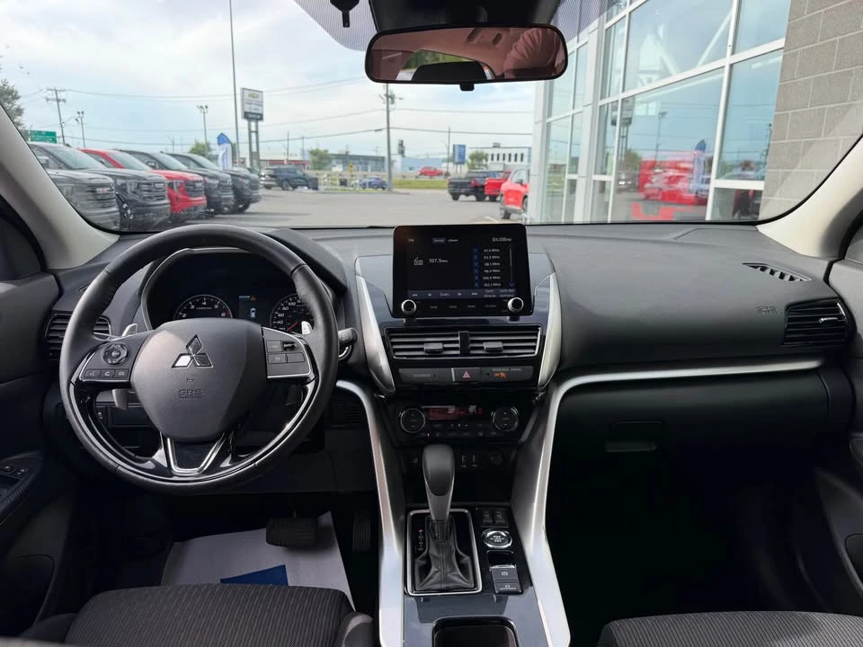 2022 Mitsubishi Eclipse Cross - Image 17 of 20