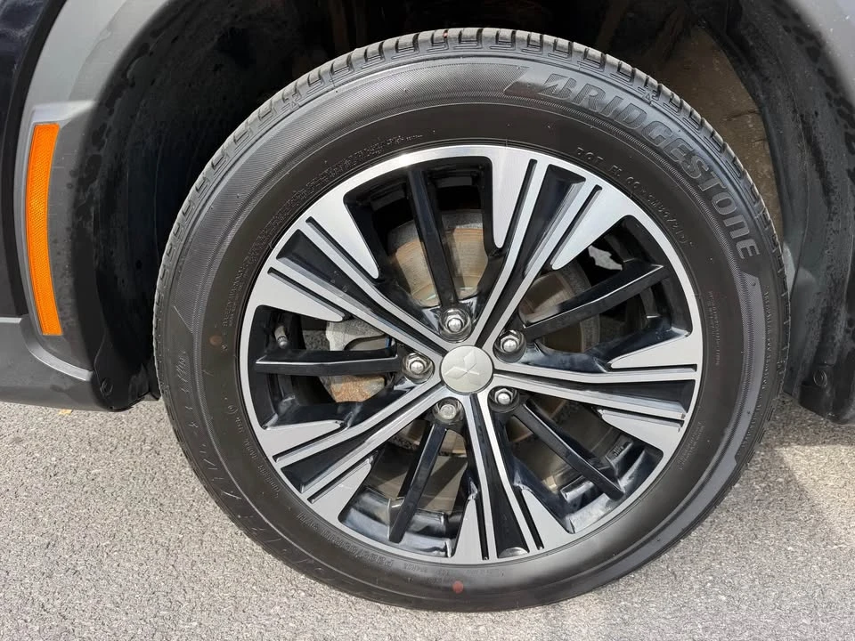 2022 Mitsubishi Eclipse Cross - Image 6 of 20