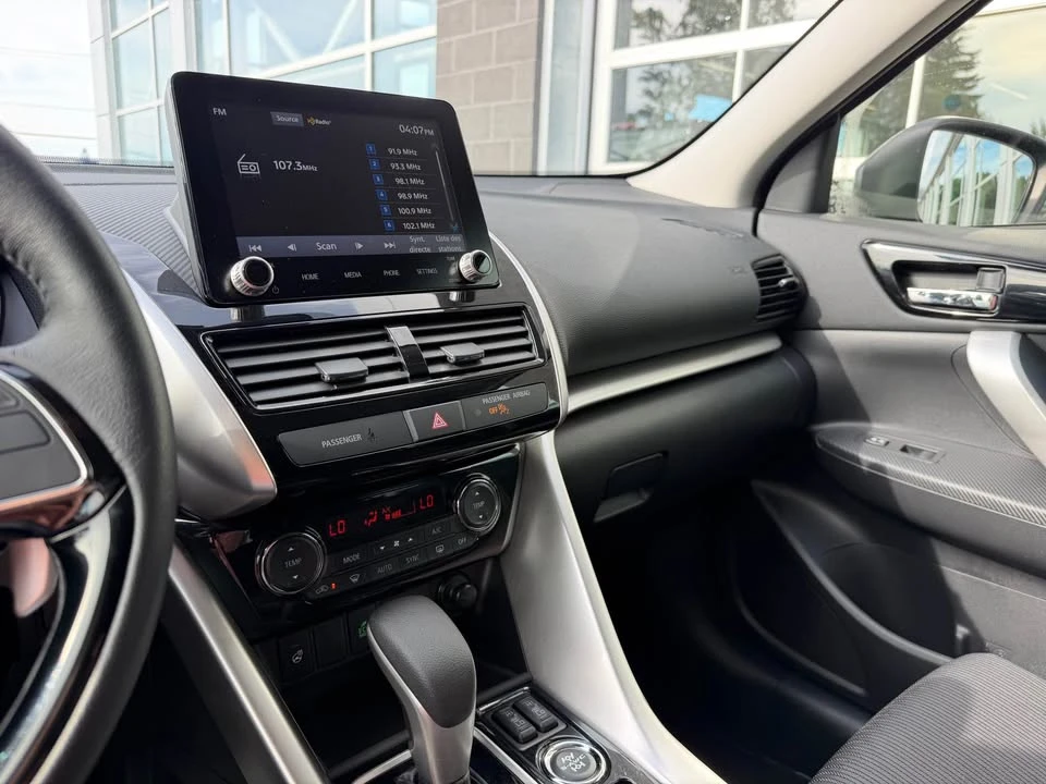 2022 Mitsubishi Eclipse Cross - Image 12 of 20