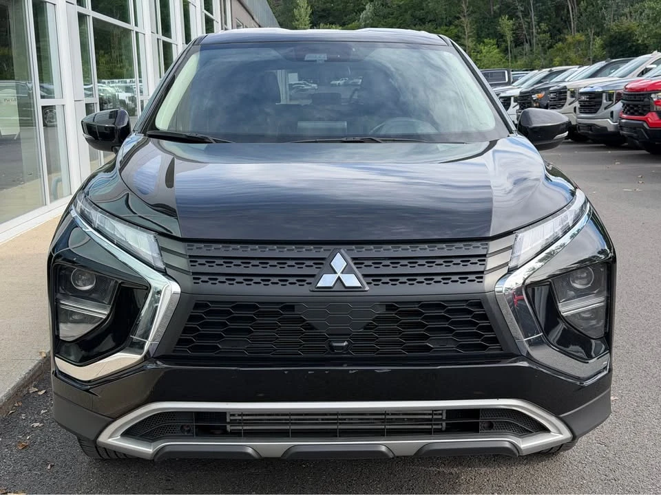 2022 Mitsubishi Eclipse Cross - Image 2 of 20