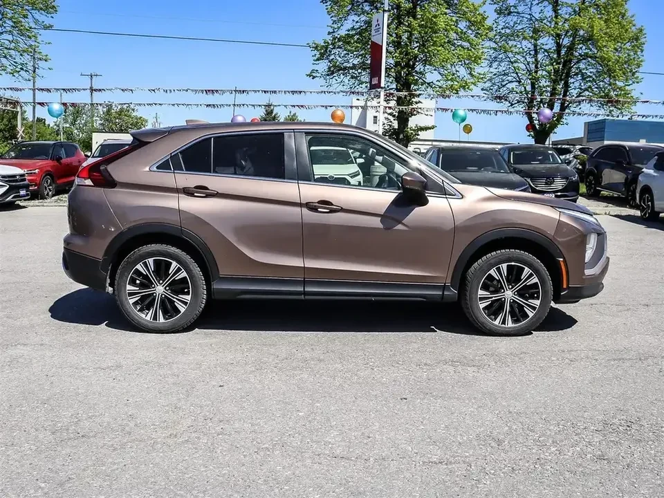 2022 Mitsubishi Eclipse Cross - Image 5 of 11