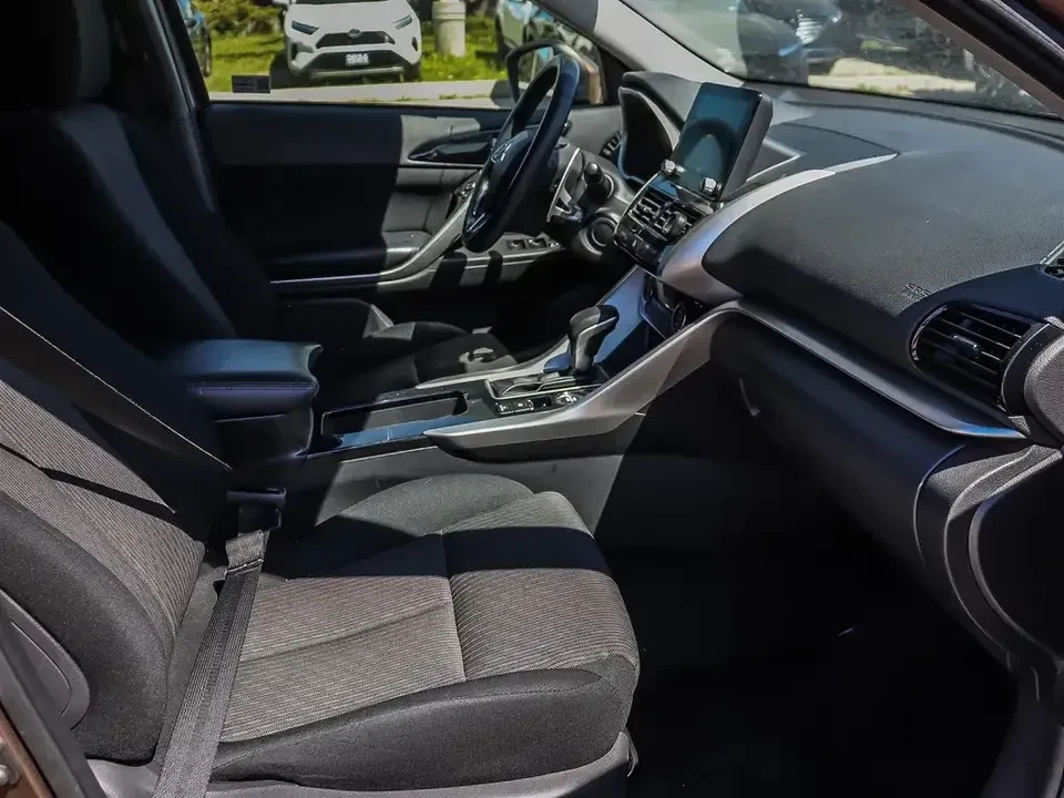 2022 Mitsubishi Eclipse Cross - Image 10 of 11