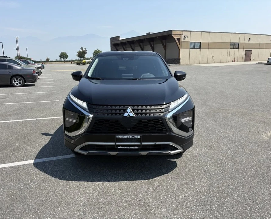 2022 Mitsubishi Eclipse Cross - Image 2 of 20