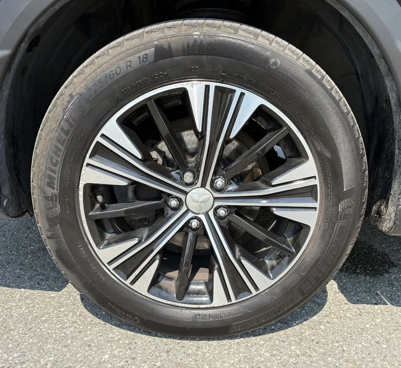 2022 Mitsubishi Eclipse Cross - Image 10 of 20