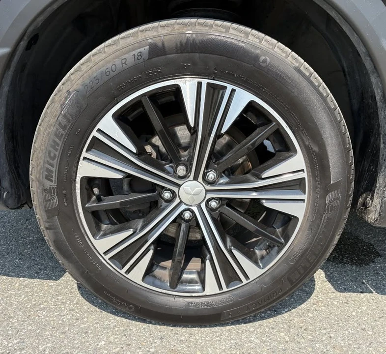 2022 Mitsubishi Eclipse Cross - Image 10 of 20