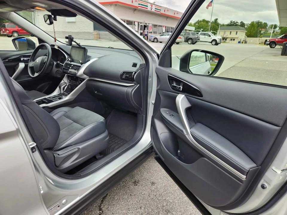 2022 Mitsubishi Eclipse Cross - Image 4 of 11