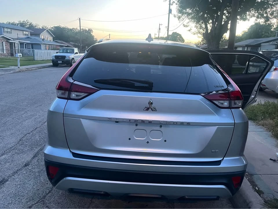 2022 Mitsubishi Eclipse Cross - Image 8 of 13