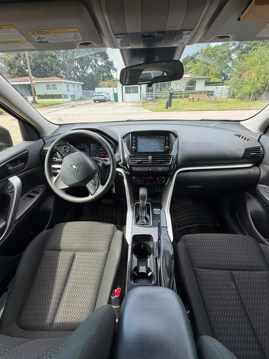 2022 Mitsubishi Eclipse Cross - Image 6 of 15