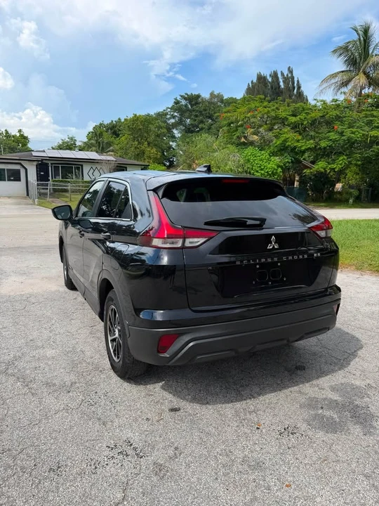 2022 Mitsubishi Eclipse Cross - Image 5 of 15