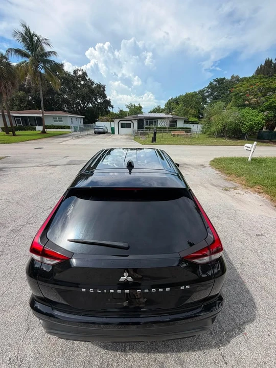 2022 Mitsubishi Eclipse Cross - Image 4 of 15