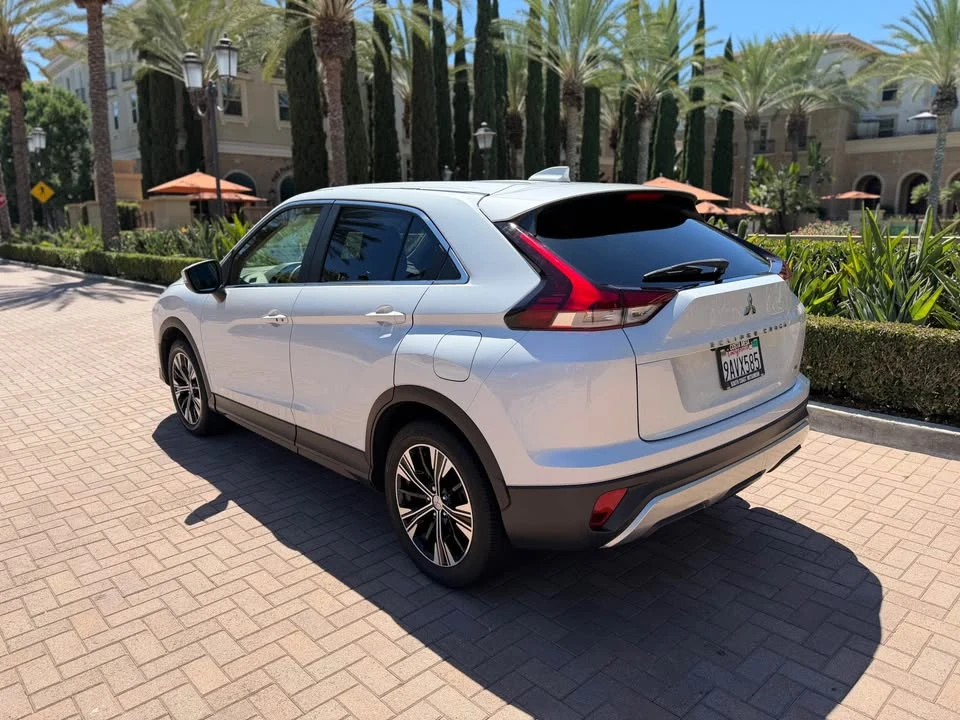 2022 Mitsubishi Eclipse Cross - Image 5 of 19