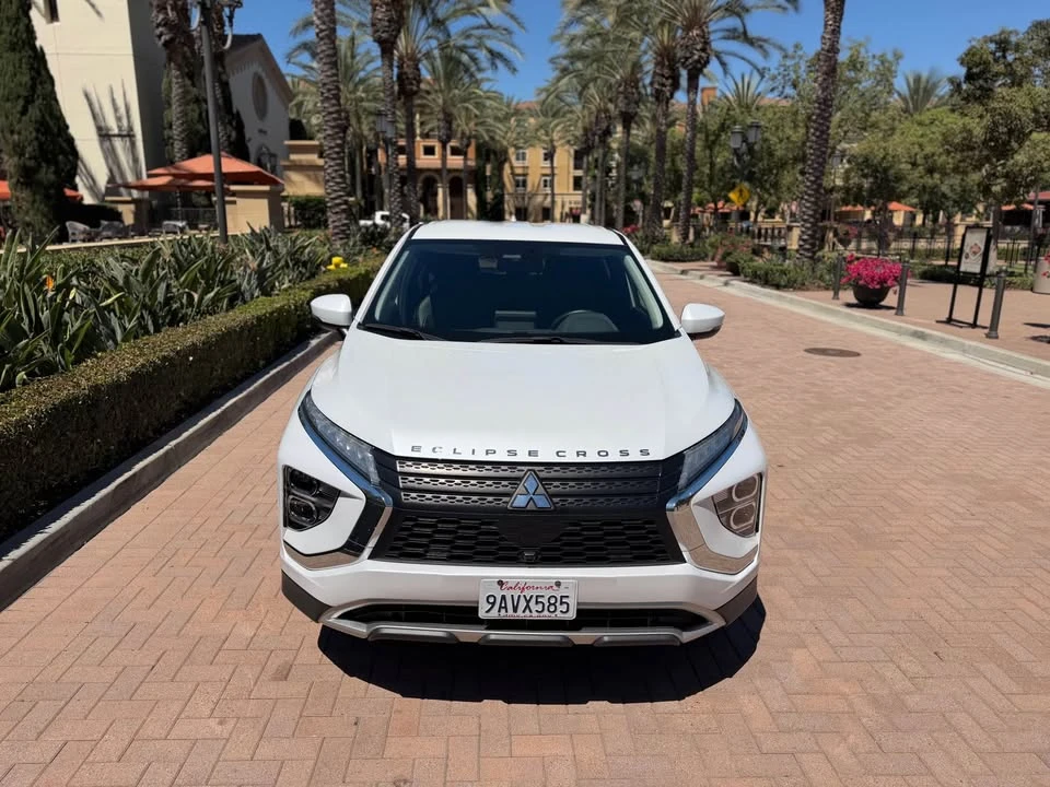 2022 Mitsubishi Eclipse Cross - Image 2 of 19