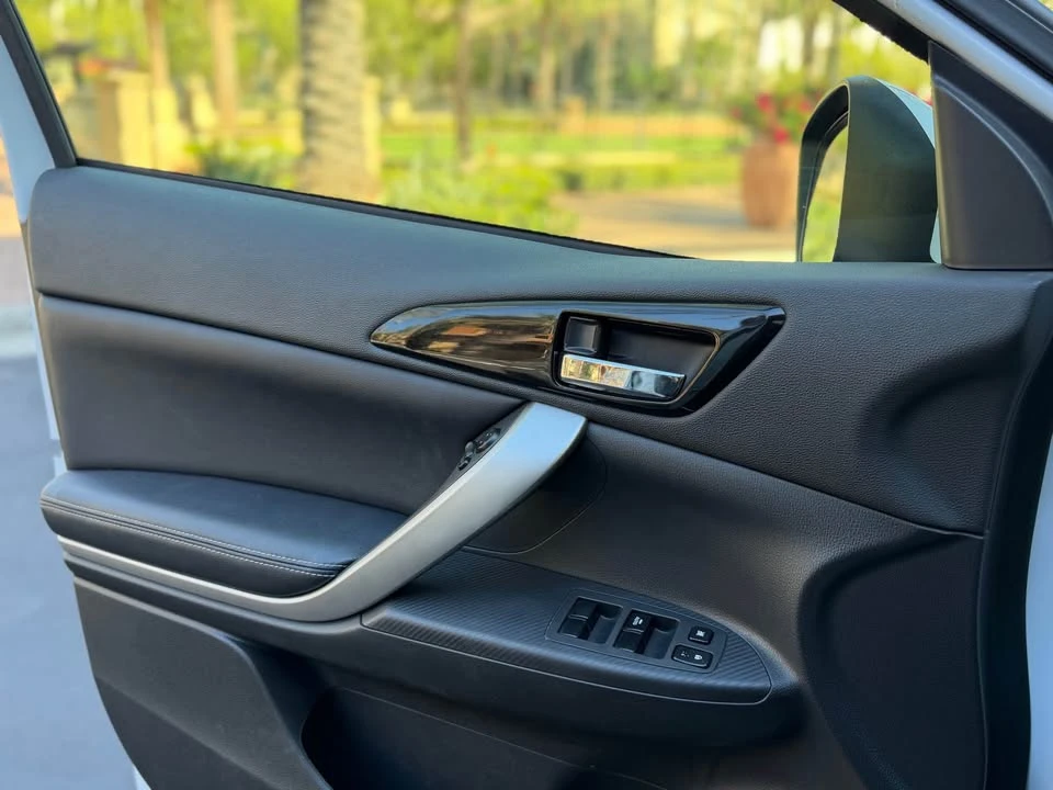 2022 Mitsubishi Eclipse Cross - Image 13 of 19