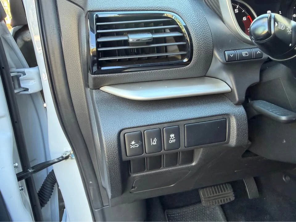 2022 Mitsubishi Eclipse Cross - Image 19 of 19