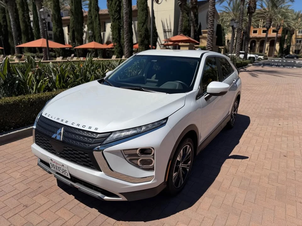 2022 Mitsubishi Eclipse Cross - Image 3 of 19