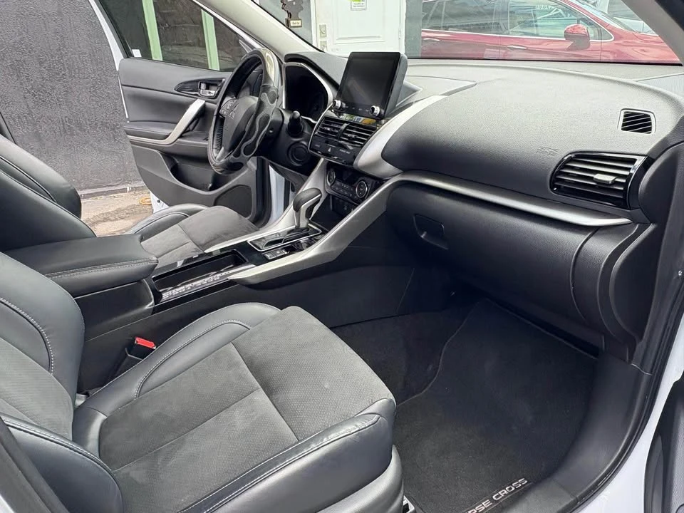 2022 Mitsubishi Eclipse Cross - Image 10 of 20