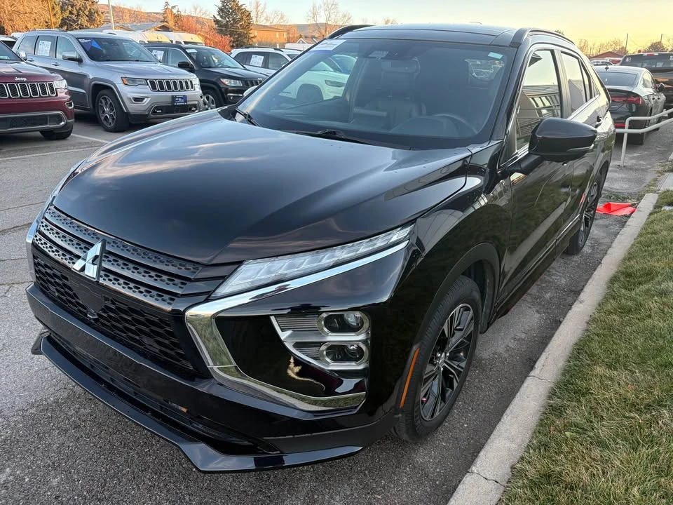 2022 Mitsubishi Eclipse Cross - Image 2 of 12