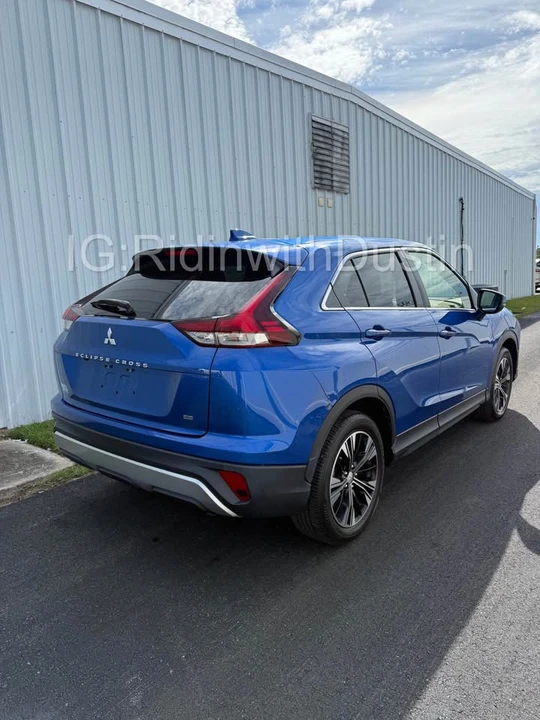 2022 Mitsubishi Eclipse Cross - Image 4 of 16